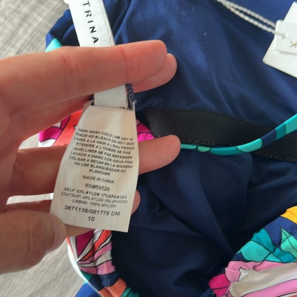 Trina Turk India Garden floral navy red pink green swim one piece wire plunge - Picture 6 of 7